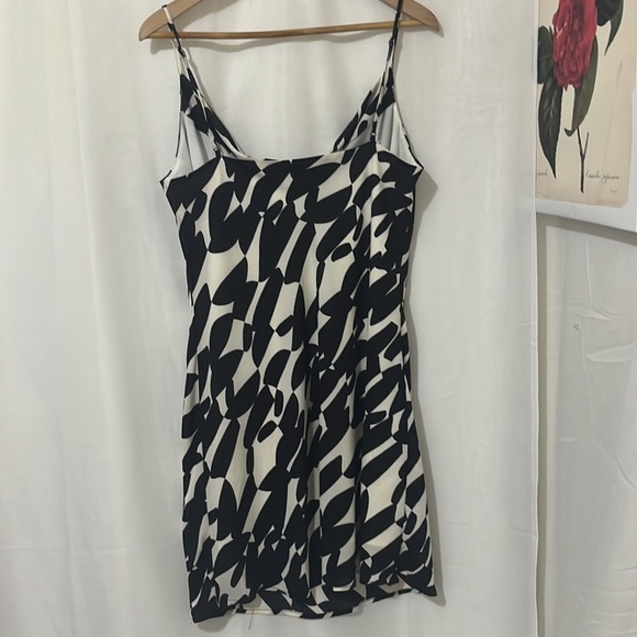 Dynamite Spaghetti Strap Scalloped Neck Dress a289 - Picture 5 of 5